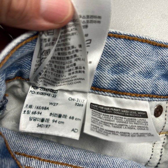 VINTAGE LEVI'S 501 Women's Light Blue Button Fly Jean Short Shorts 27 Raw Hem - Picture 5 of 8